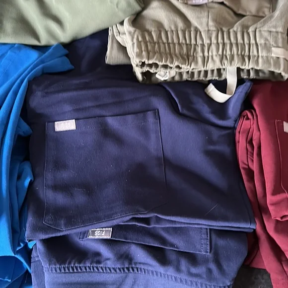 Figs Srubs - Picture 5 of 12